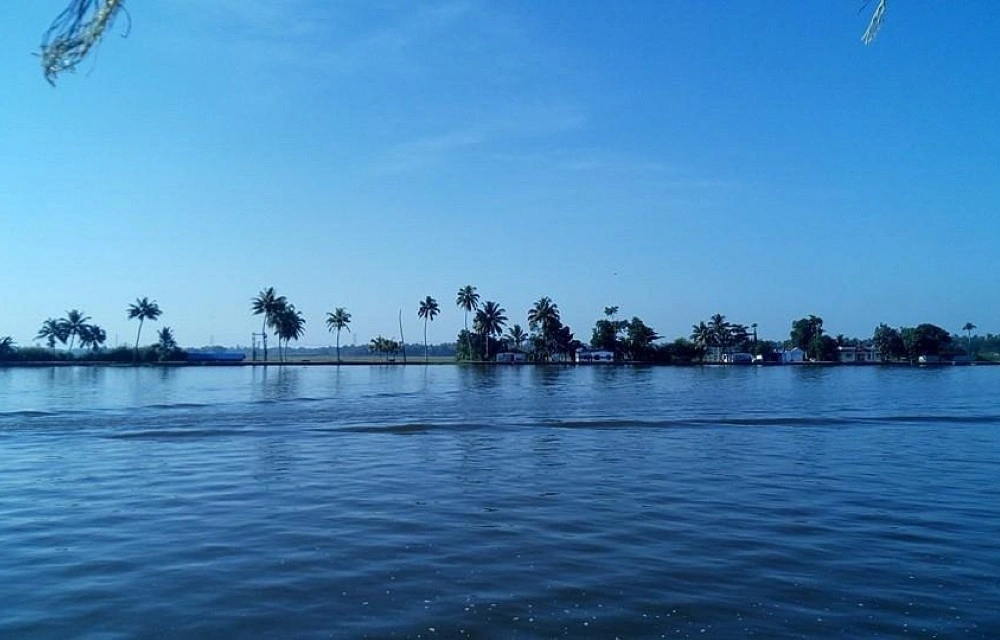 Raga Residency near Kayamkulam Lake